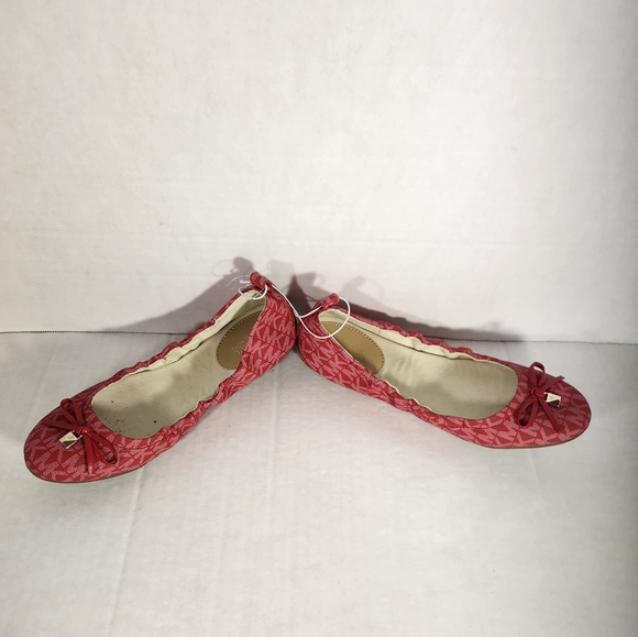 NWT Women's MICHAEL Michael Kors Slip-on Shoes - Picture 2 of 6